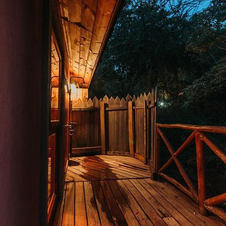 Escarpment Luxury Lodge Manyara 음토와음부 외부 사진