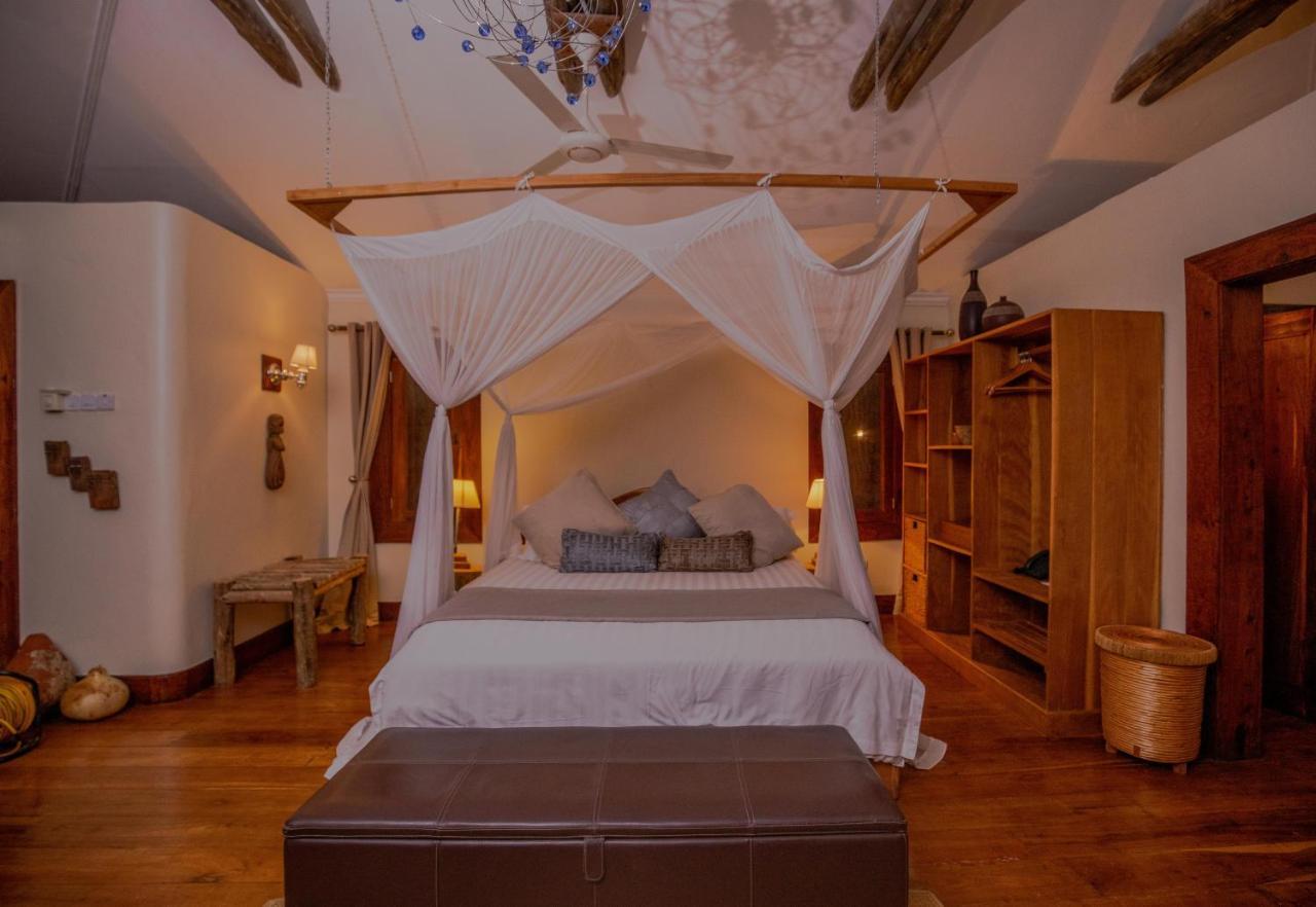 Escarpment Luxury Lodge Manyara 음토와음부 외부 사진