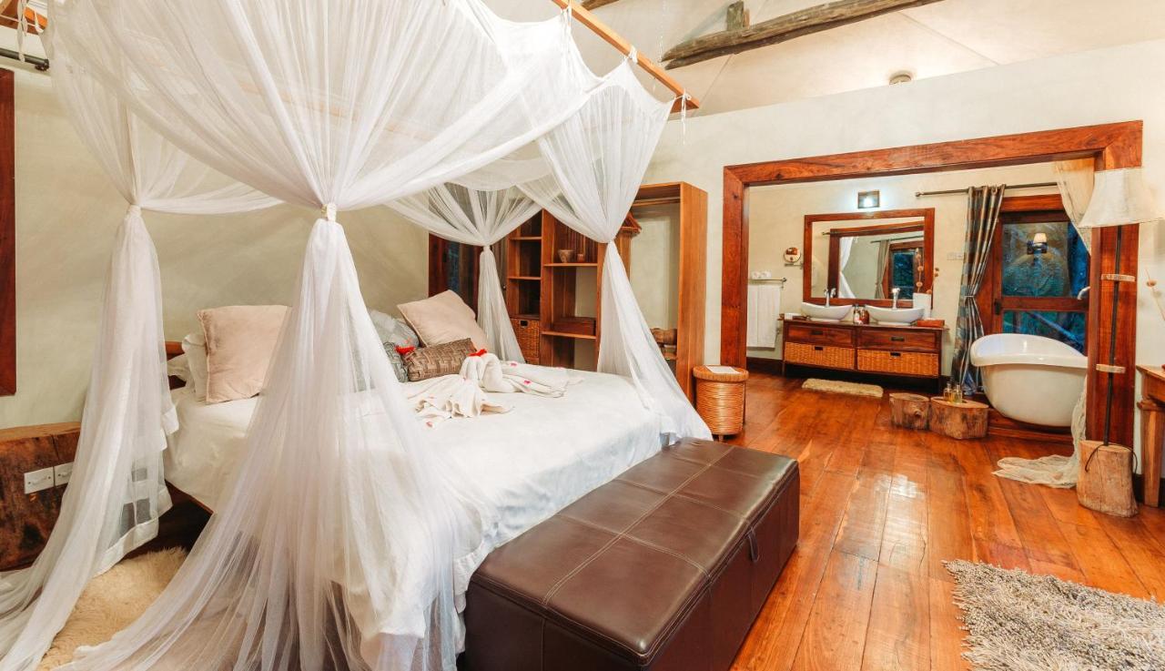 Escarpment Luxury Lodge Manyara 음토와음부 외부 사진