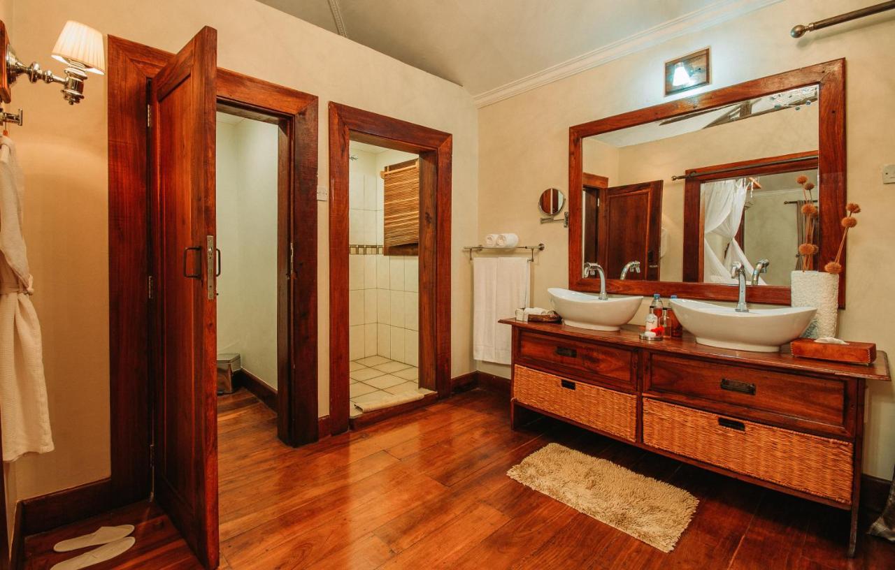 Escarpment Luxury Lodge Manyara 음토와음부 외부 사진